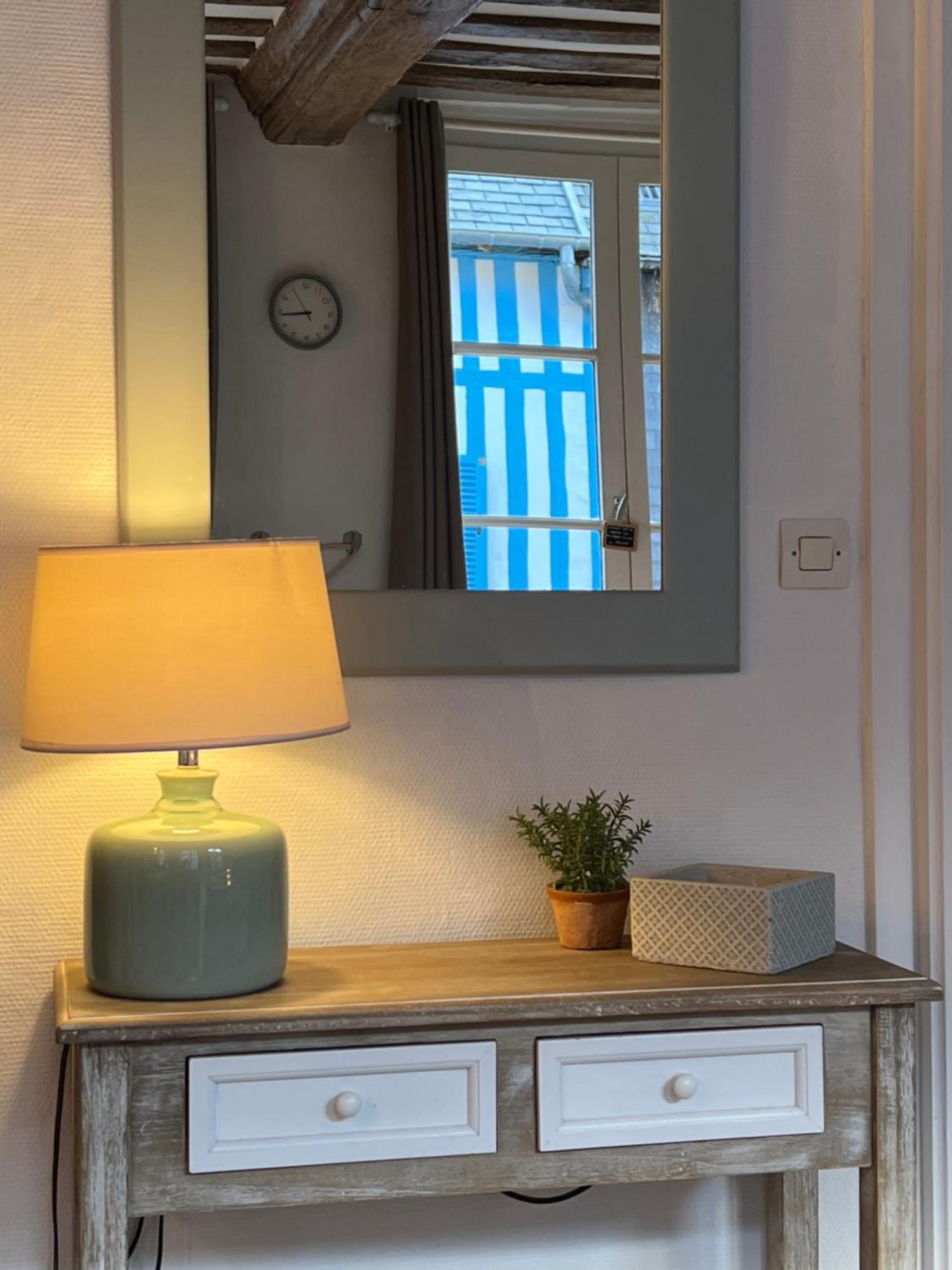 Une Pause Chez Julien, Appartement Lumineux Et Idealement Situe! Онфлёр Экстерьер фото